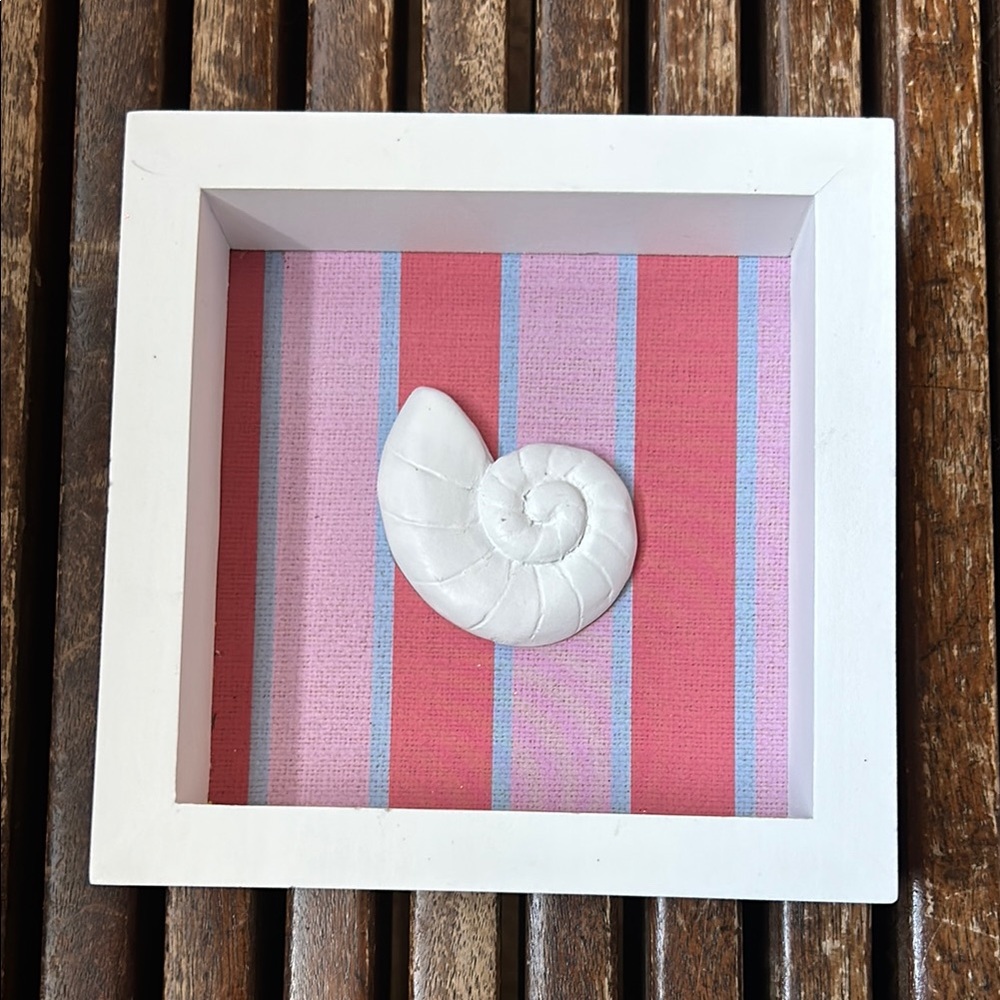 NWT Ashland shell decor
